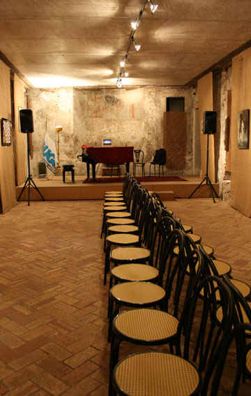 VA panoramica sala.jpg (88698 byte)